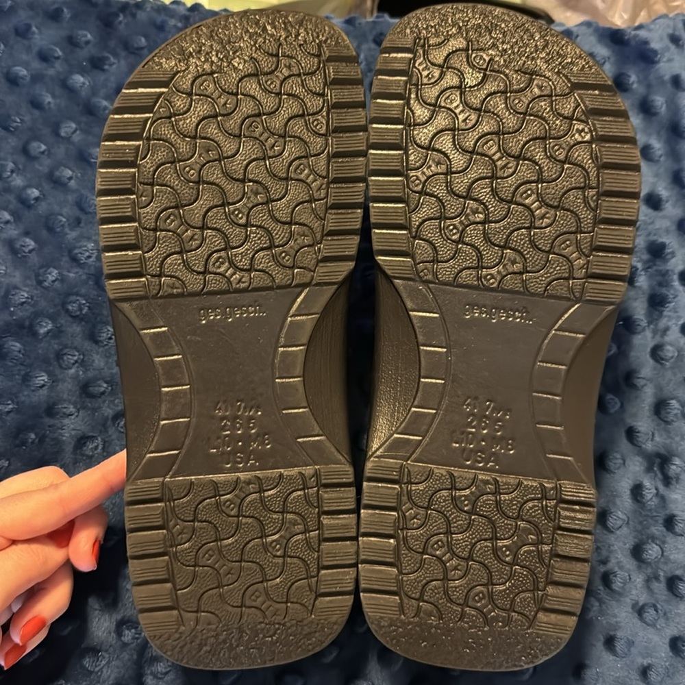 Professional Birkenstock Clogs - Picture 3 of 5
